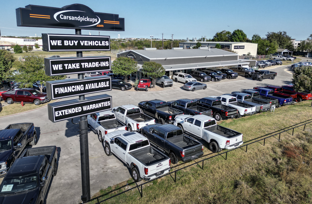 Dealership gallery photo 1